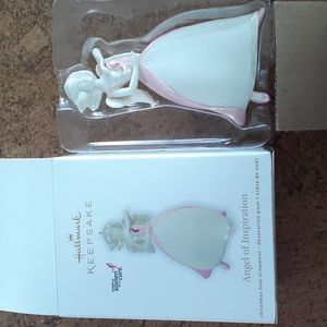 2011 Hallmark Susan G Komen for the Cure ornament.